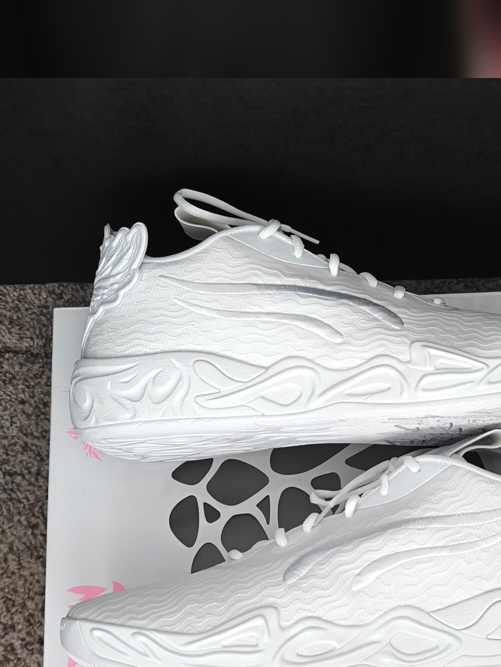 Puma LaMelo Ball MB.04 Low in the 'Icey White' colorway. - Picture 5 of 9